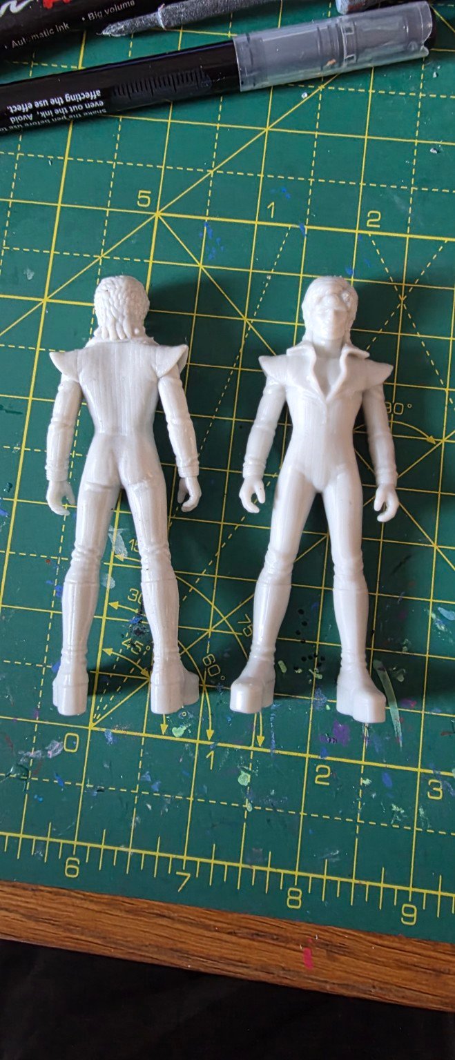 Figure sculpt: front and back